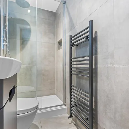 - Balcony - - Sleeps 6