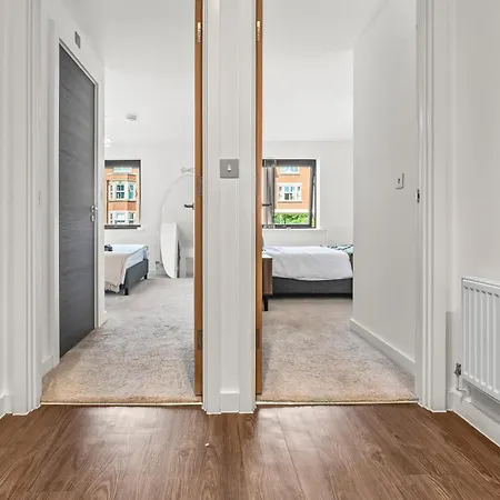 - Balcony - - Sleeps 6 Apartment *