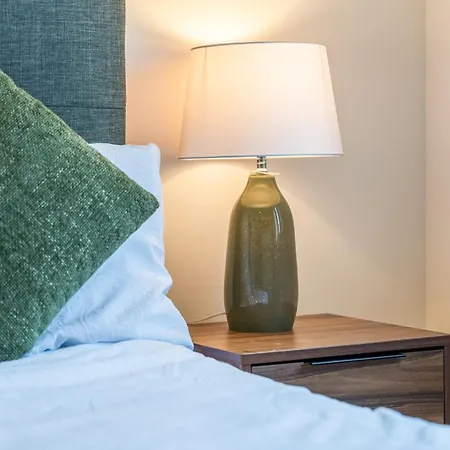 - Balcony - - Sleeps 6 Apartament *