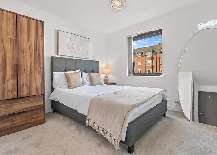 - Balcony - - Sleeps 6 Apartment York