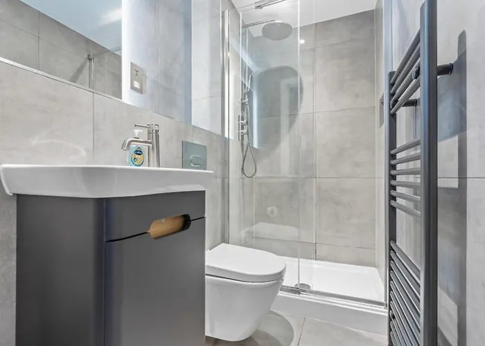 - Balcony - - Sleeps 6 York