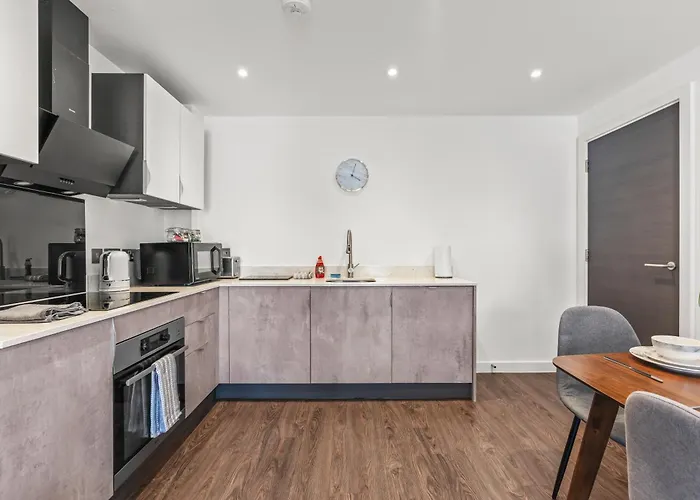 - Balcony - - Sleeps 6 Apartment