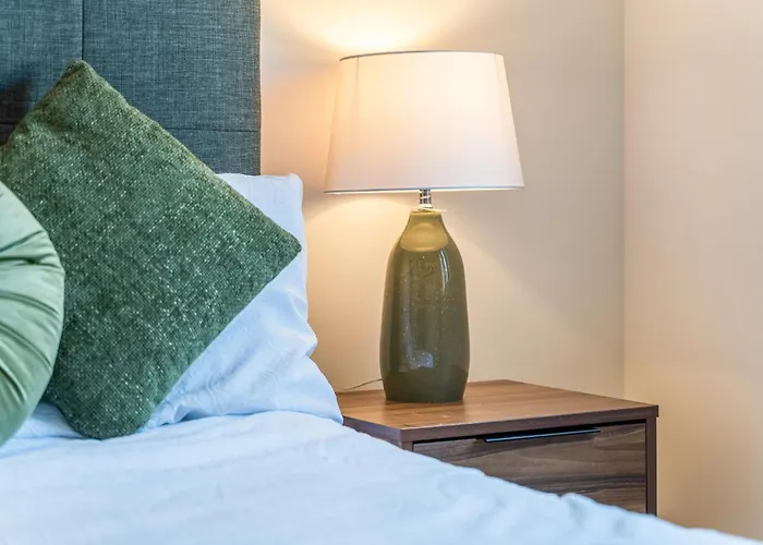 - Balcony - - Sleeps 6 Apartment *