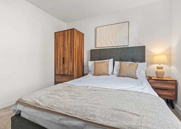 Apartament - Balcony - - Sleeps 6 *