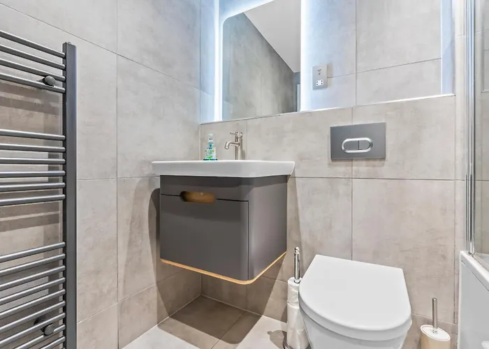 - Balcony - - Sleeps 6 *